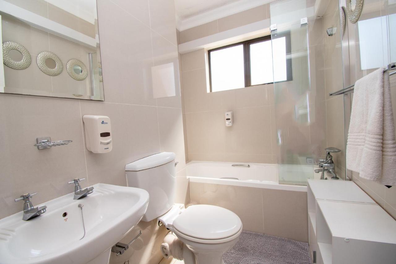 11 The Shades Umhlanga Rocks Apartment Durban Bagian luar foto