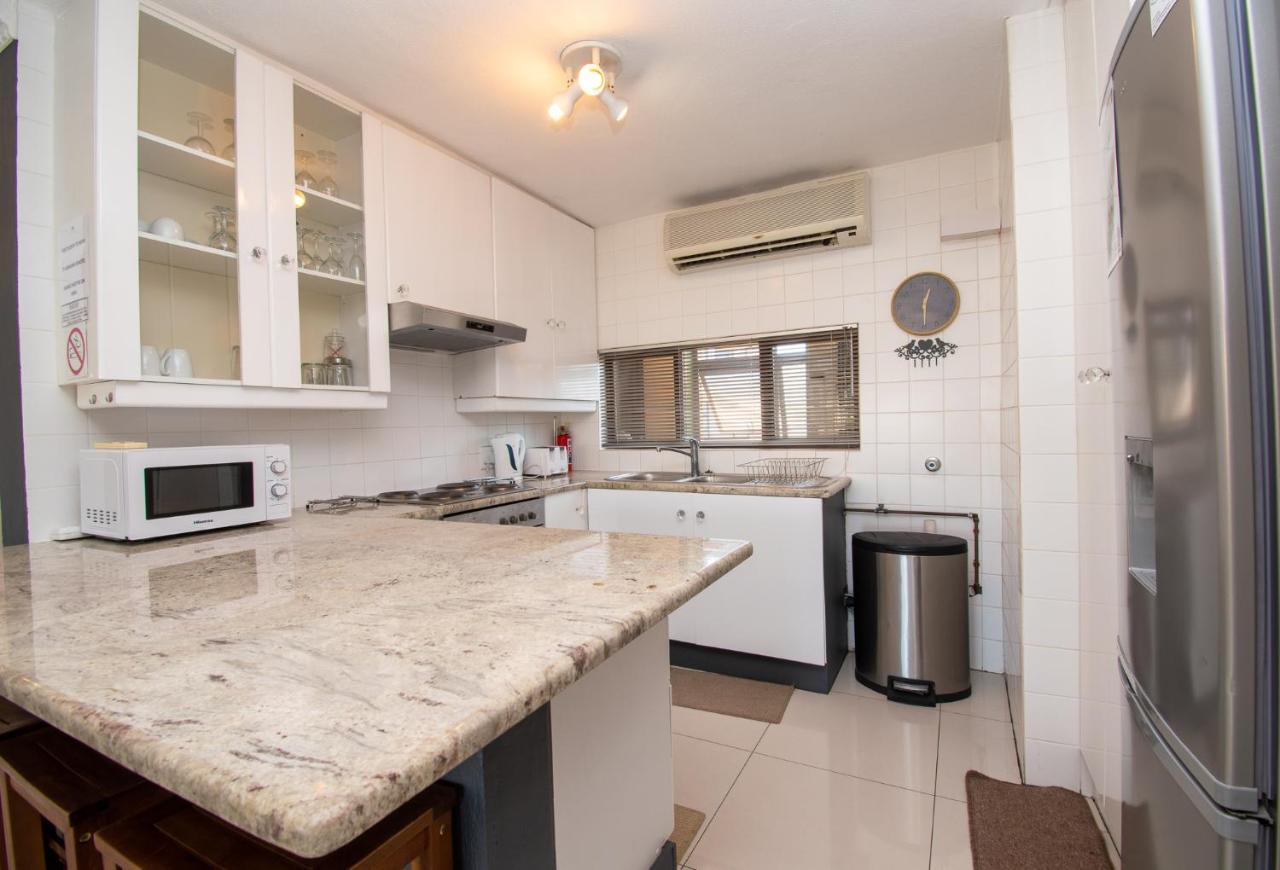 11 The Shades Umhlanga Rocks Apartment Durban Bagian luar foto